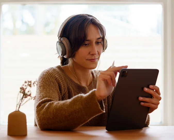 Hybrid Language Lab With Mobile App