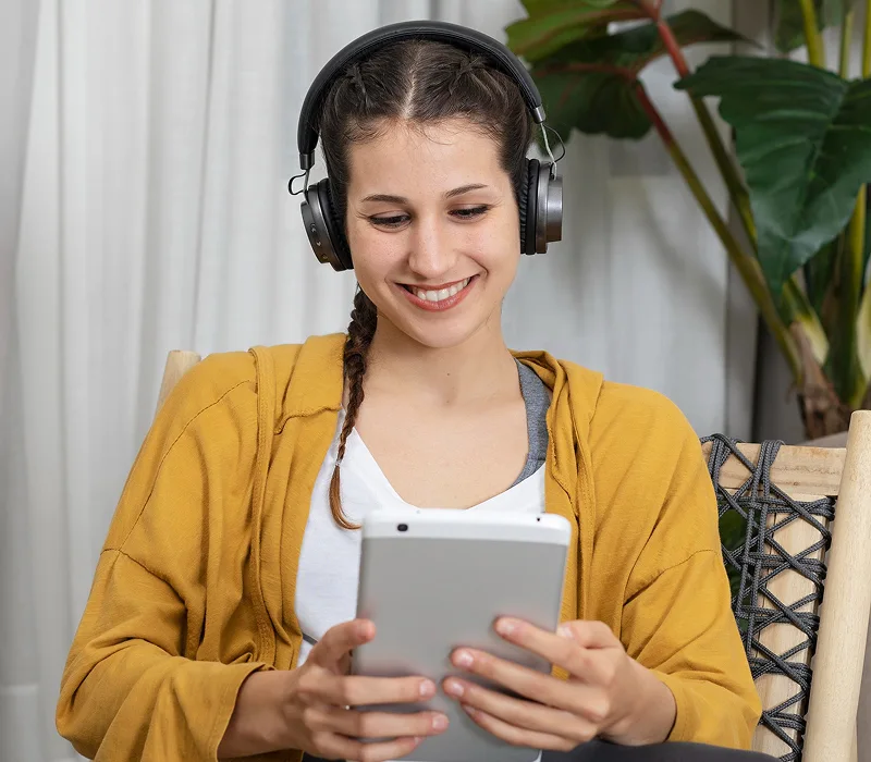 Hybrid Language Lab With Mobile App